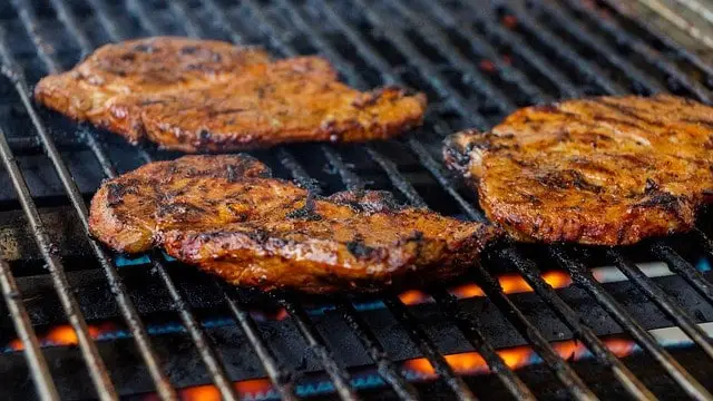 grilling steak