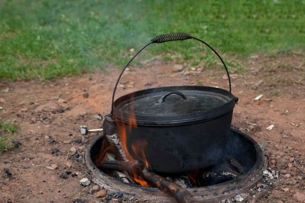 how to use a dutch oven on the grill